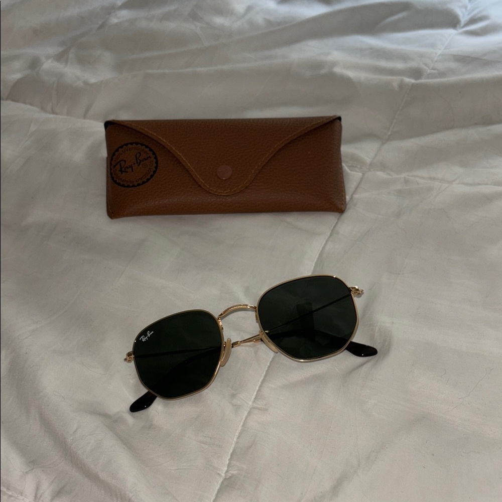 Ray-Ban Gold and Black Sunglasses Classic Accessories